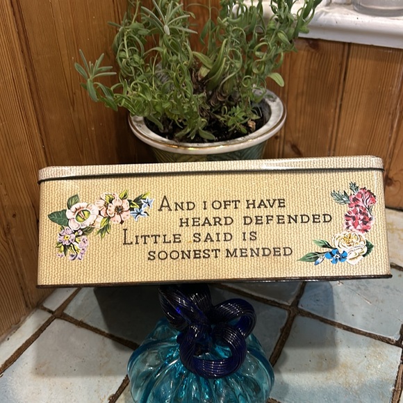 'BLESS THIS HOUSE' Vintage Cookie Tin by Carr's Famous Biscuit Company - Picture 6 of 9